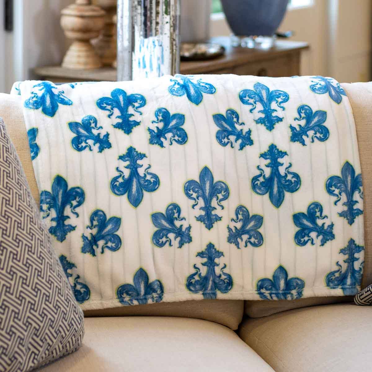 Fleur de Lis Throw 50x60