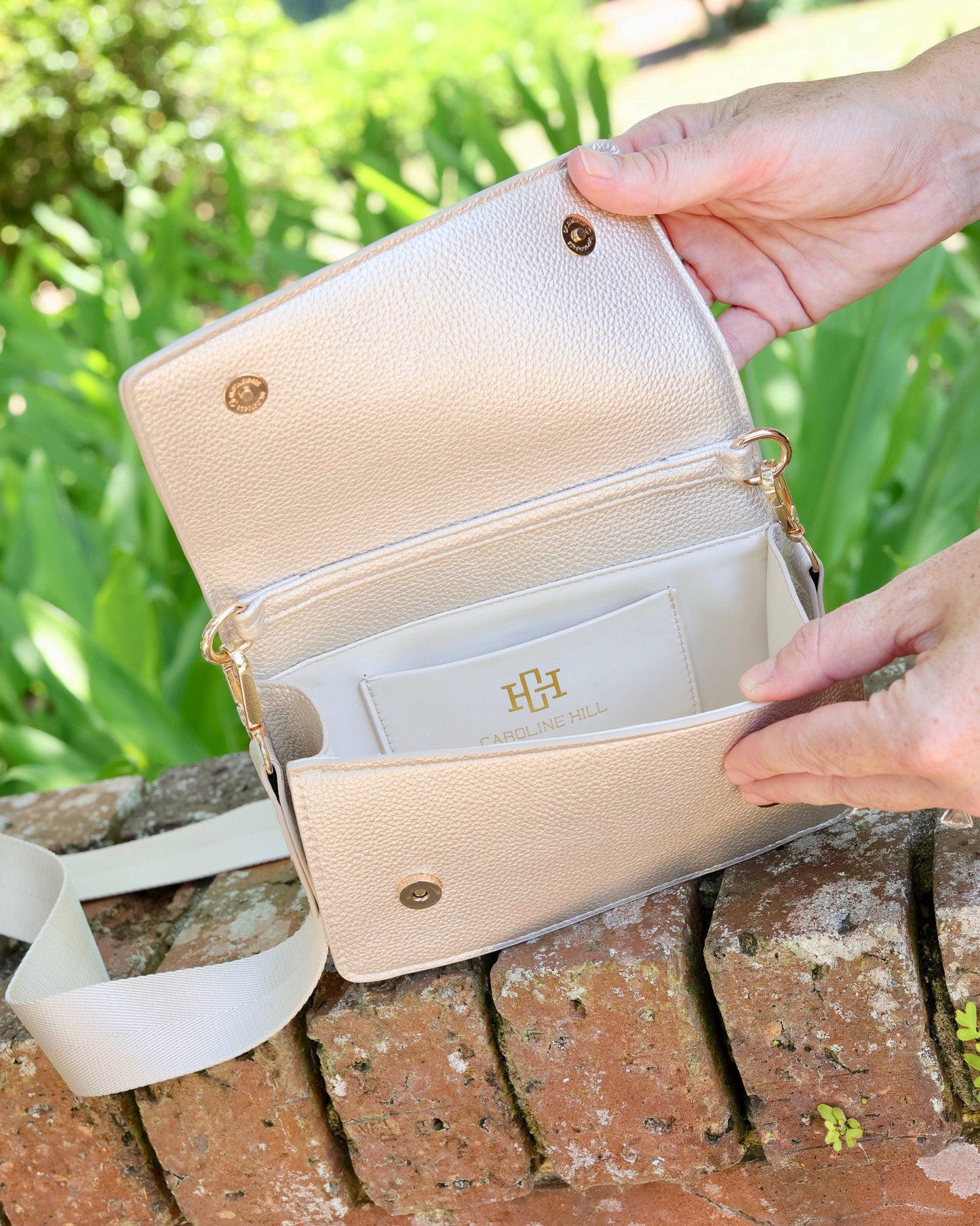 Maverick Crossbody with Pocket Pearl PB