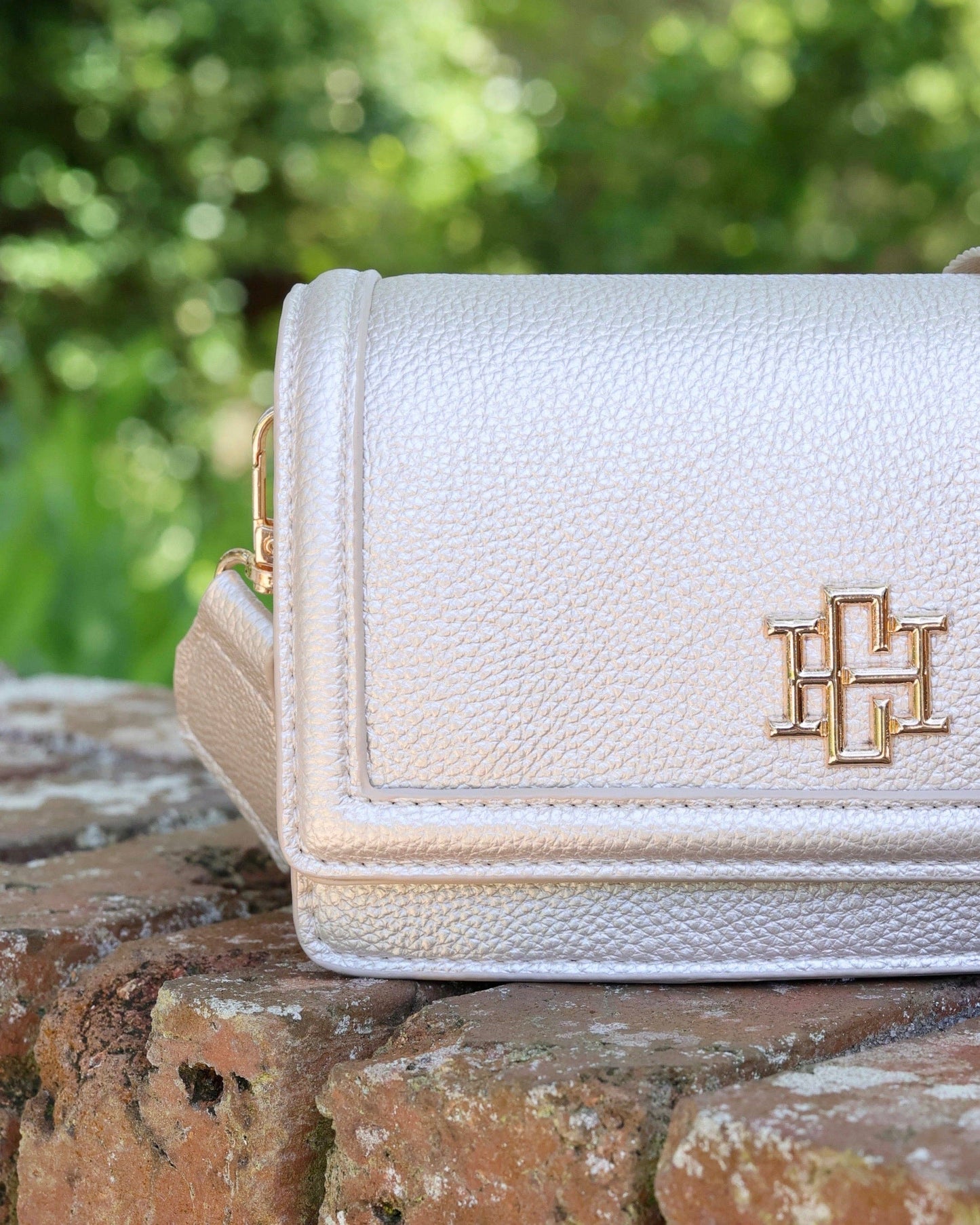 Maverick Crossbody with Pocket Pearl PB